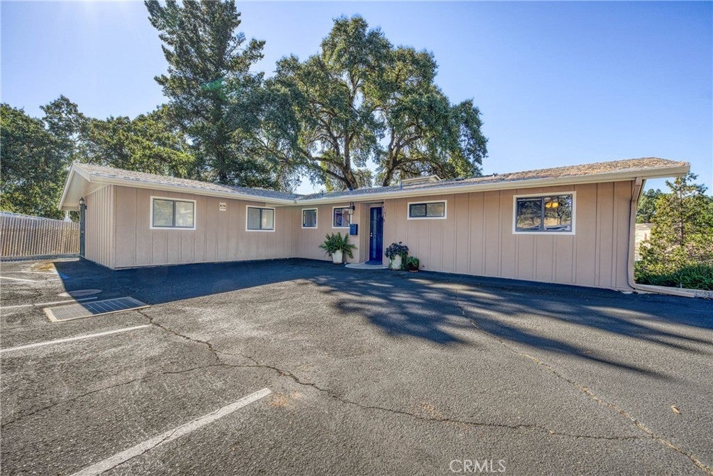 1002 11th Street, Lakeport