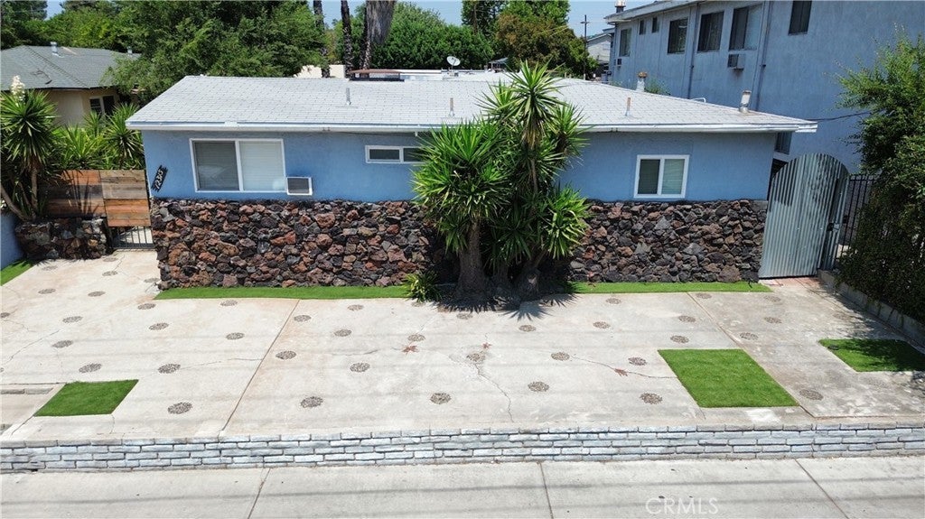 Photo of Listing #SR25186207