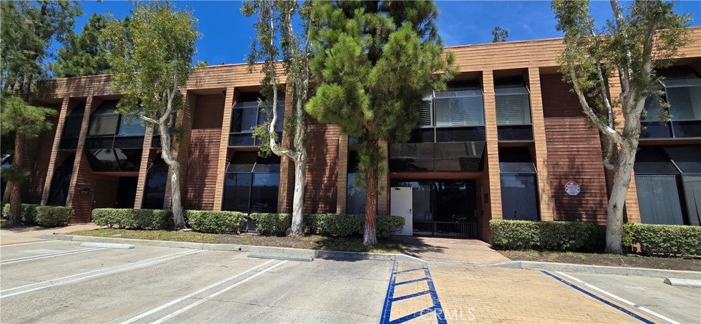 Photo of Listing #OC25188356