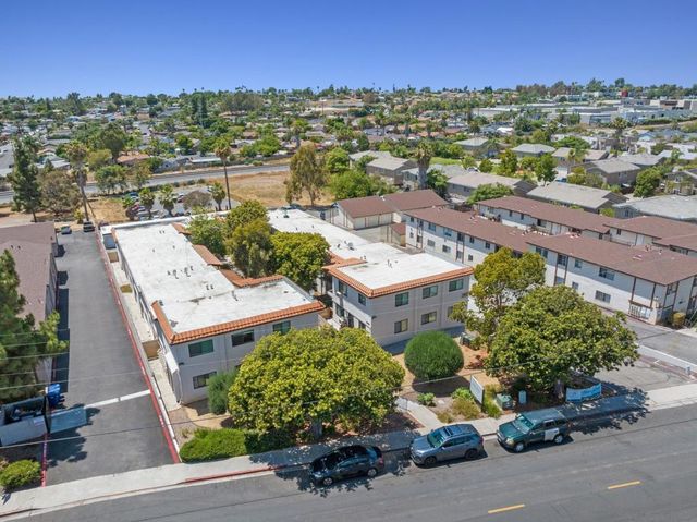 628 W California Ave, Vista