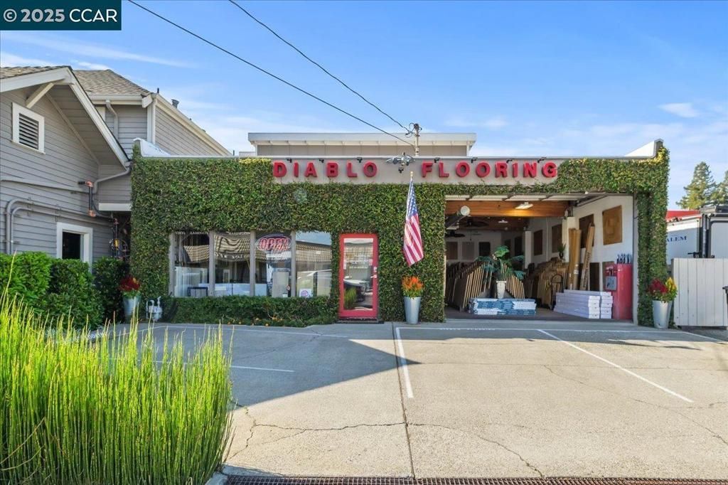 112 W Linda Mesa Ave, Danville