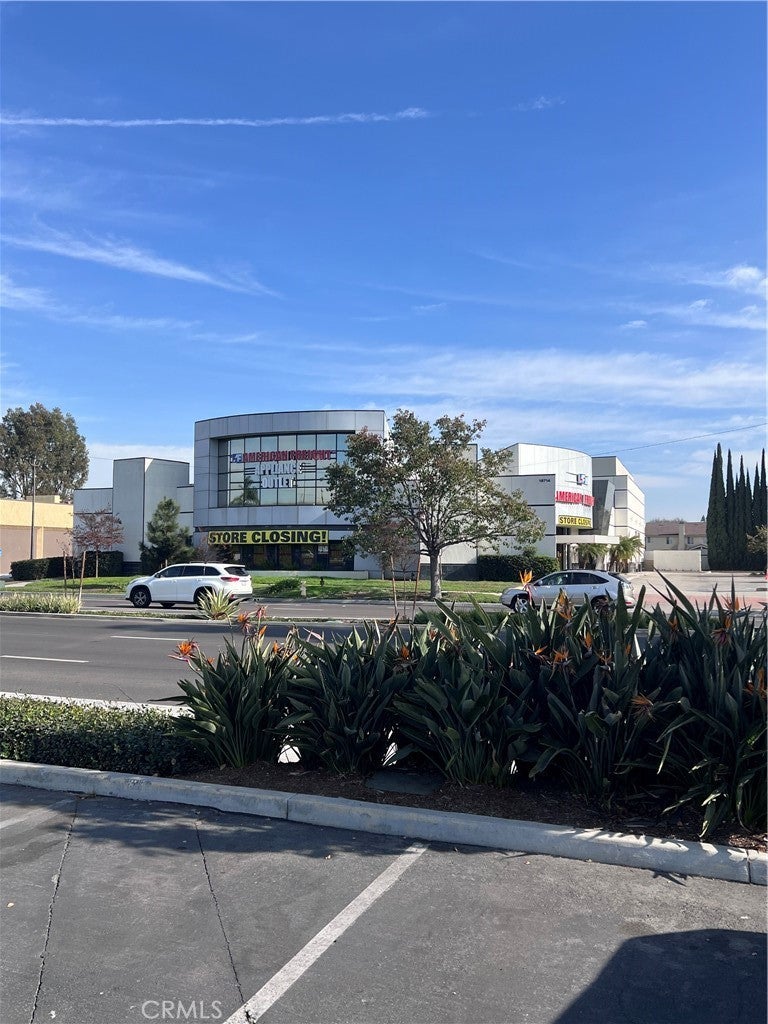 Photo of Listing #IV25198309