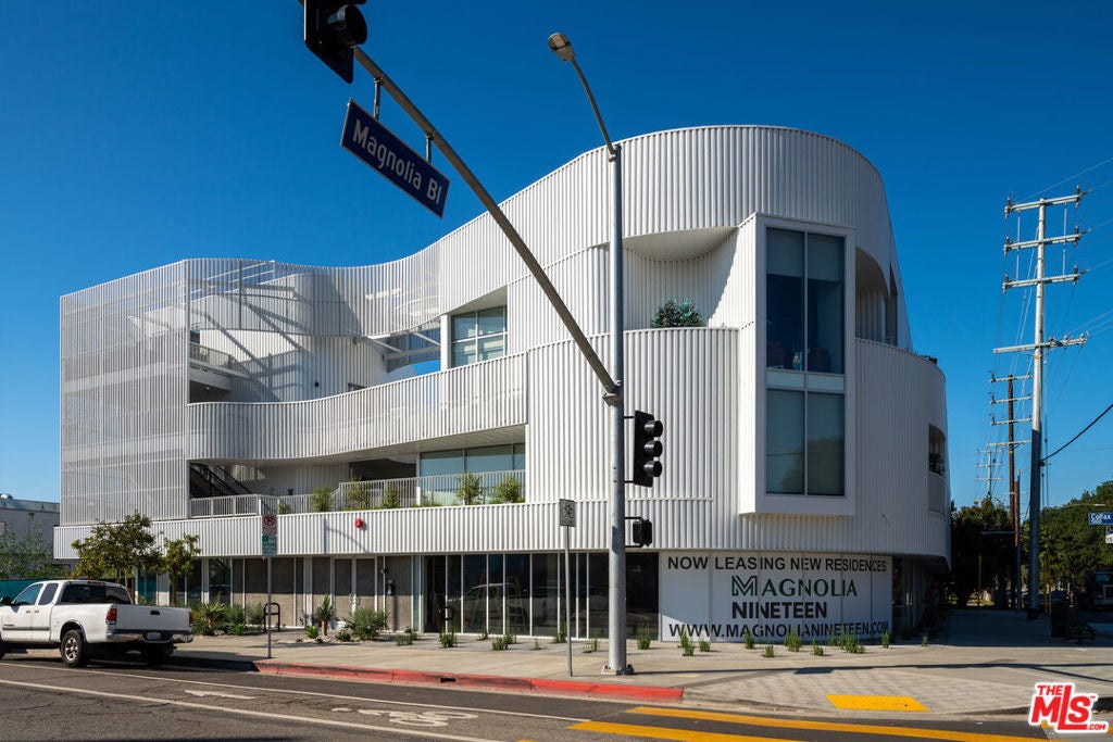 Photo of Listing #25587441