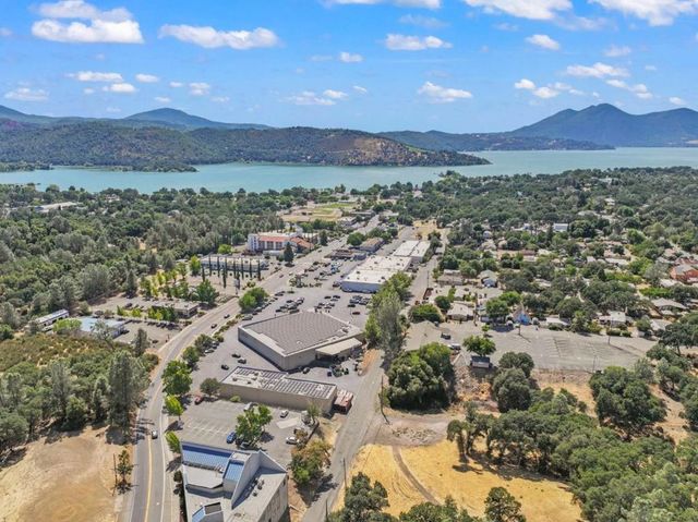15363 Palm Avenue, Clearlake