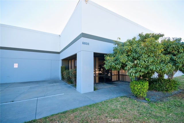 6848 6850 Suva, Bell Gardens