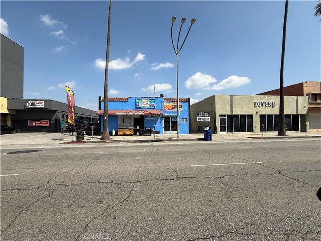 6700 Van Nuys Boulevard, Van Nuys