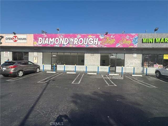 6920 S Western, Los Angeles