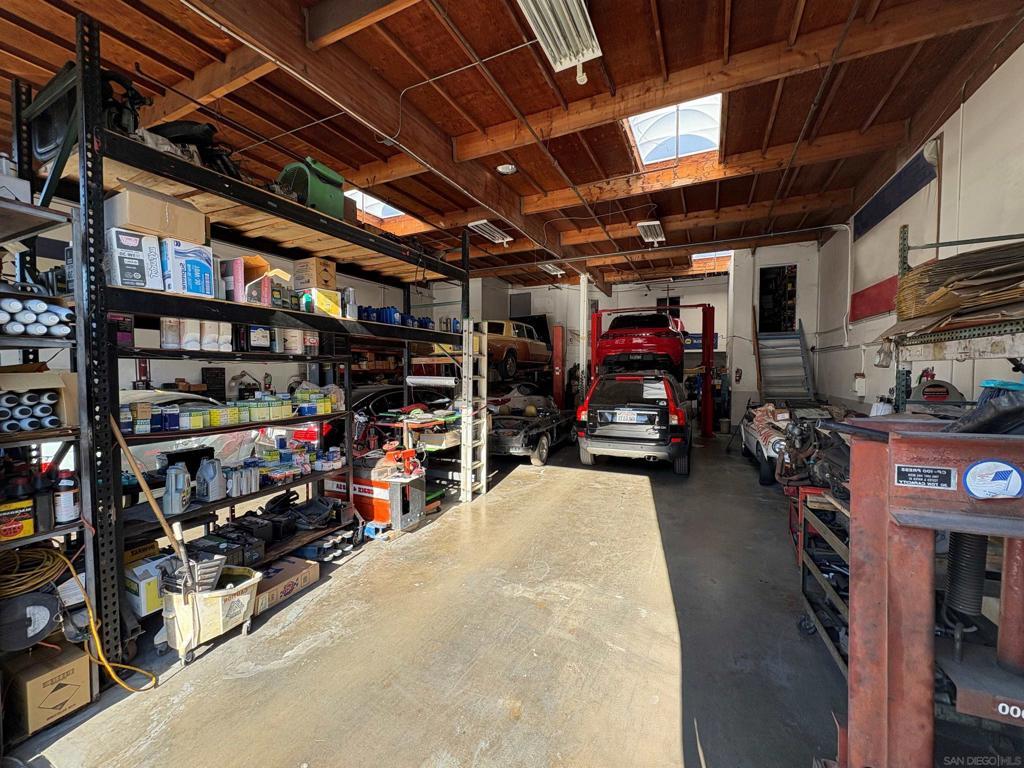 11421 Woodside Avenue, Santee