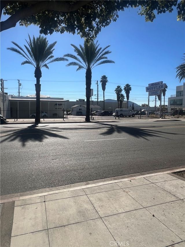1028 W Burbank Boulevard, Burbank