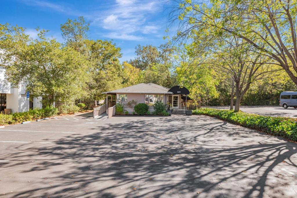 Photo of Listing #ML82023536