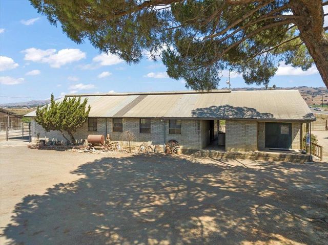 2675 Pacheco Pass Highway, Gilroy
