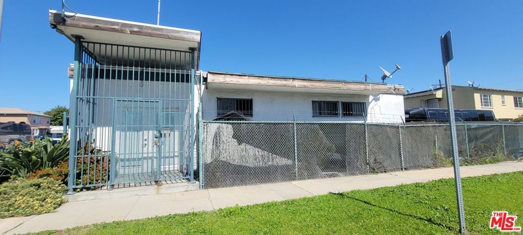 5924 West Boulevard, Los Angeles