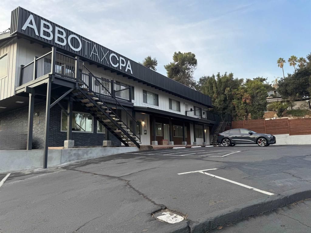 9633 Grossmont Summit Dr., La Mesa