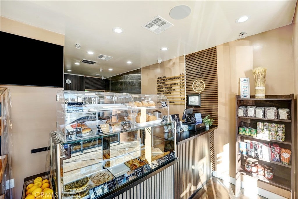 625 Colorado, Glendale