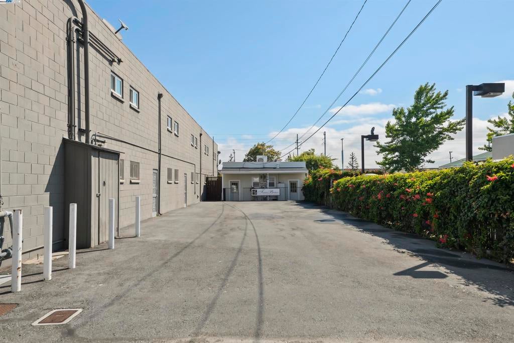 Photo of Listing #41115299