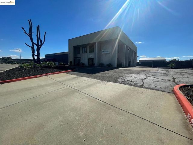 2607 N Wigwam Dr, Stockton