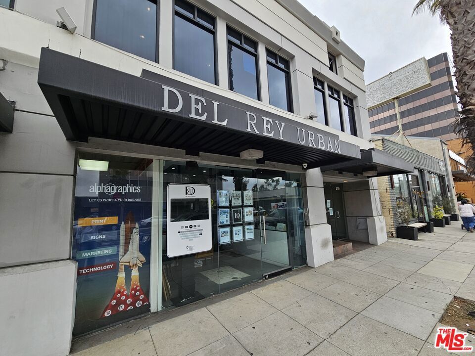 Photo of Listing #25611475