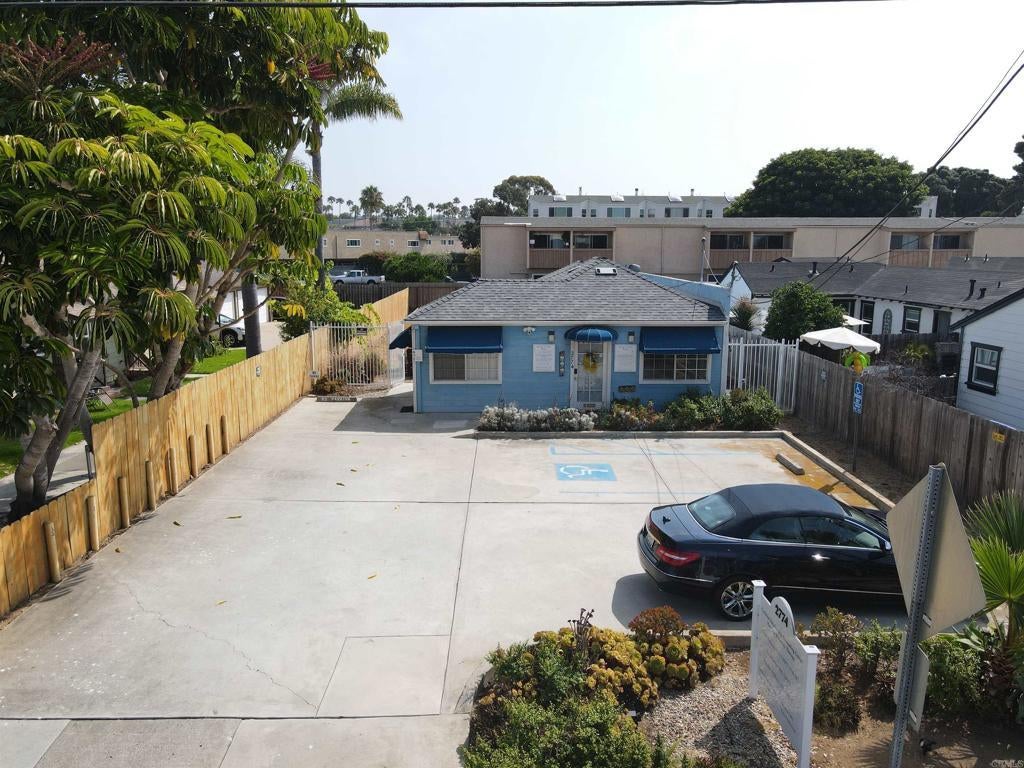 Photo of Listing #PTP2508232