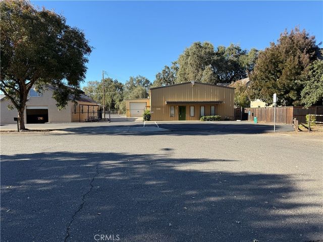 2244 Ivy, Chico