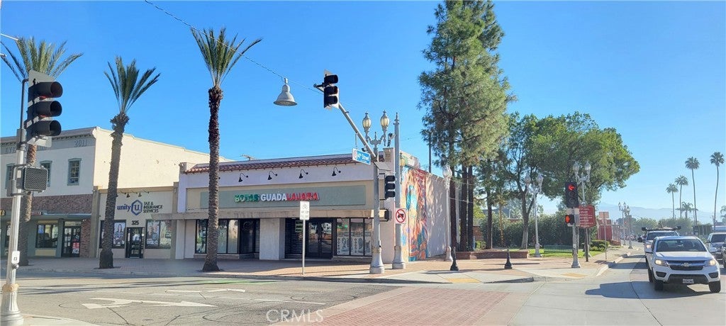 Photo of Listing #IV25253056