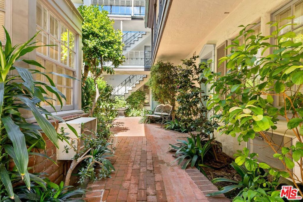 Photo of Listing #25615983