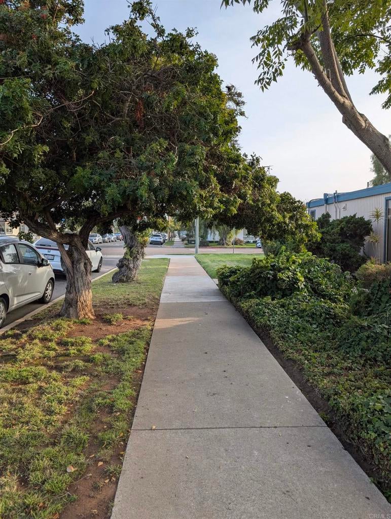 Photo of Listing #PTP2508523