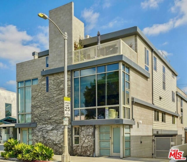 530 N Larchmont Boulevard # 3 & 4, Los Angeles