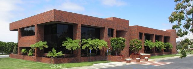 17 Corporate Plaza, Newport Beach
