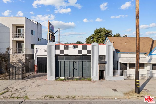 1311 W Florence Avenue, Los Angeles