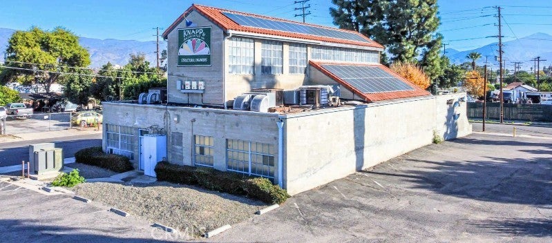 Photo of Listing #IV25277864