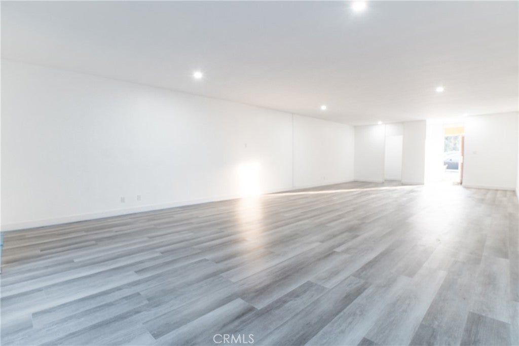 Photo of Listing #DW25279441