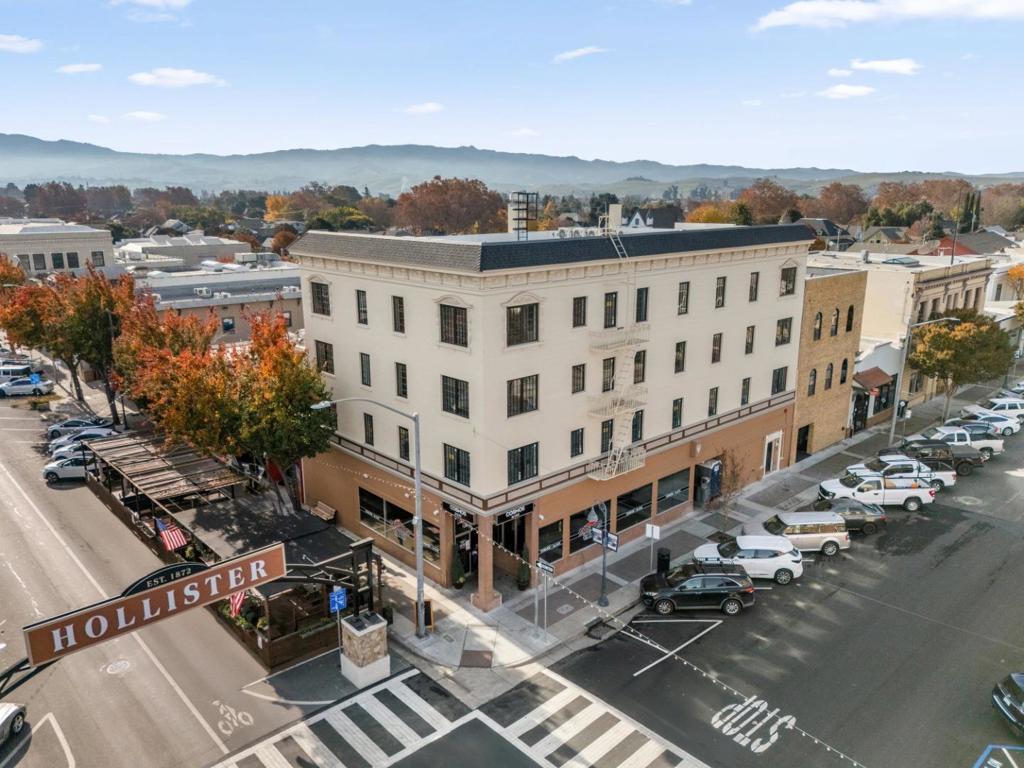 Photo of Listing #ML82030275