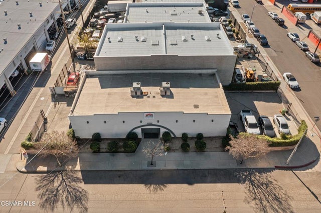 18522 Gresham Street, Northridge