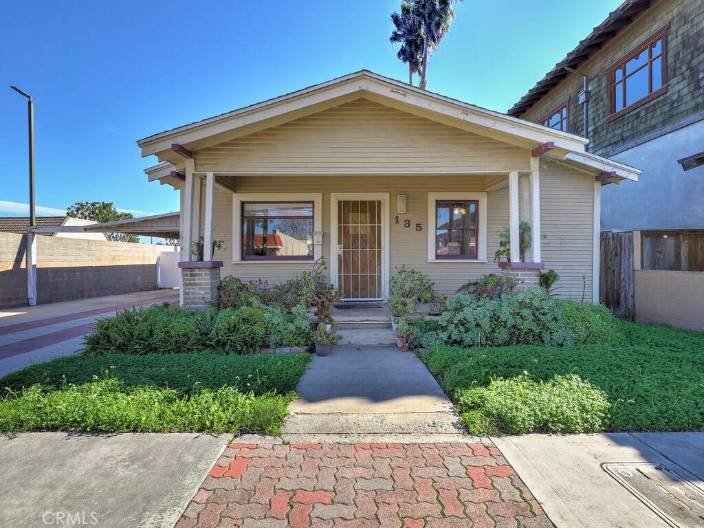 135 El Camino Real, Tustin