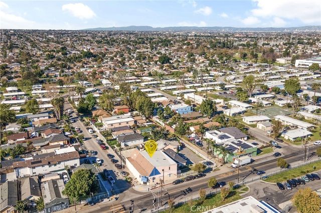 10527 Compton, Los Angeles