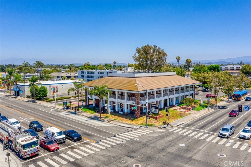 1701 N Main St, Santa Ana