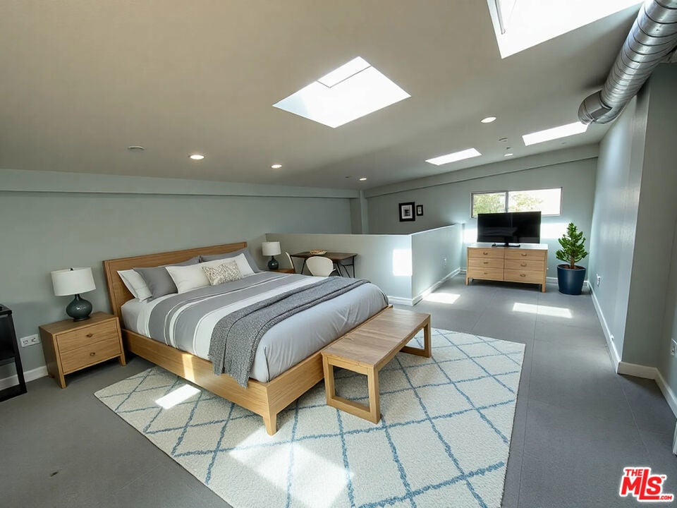 Photo of Listing #26645375