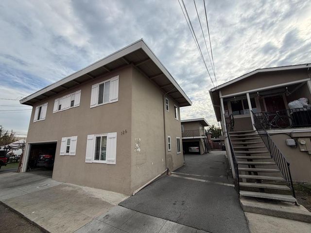 116 Pine Street, Redwood City