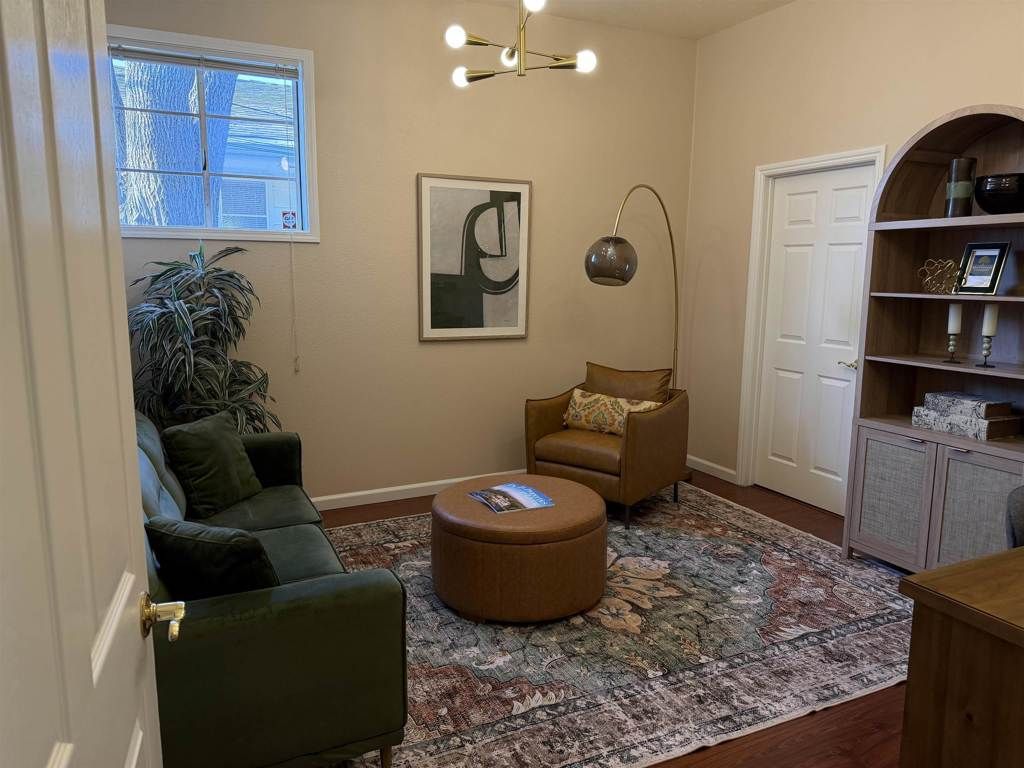 654 3rd Street, Brentwood