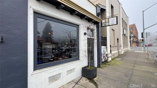 35 E Commercial, Willits