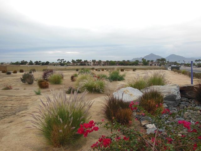 N/A, La Quinta
