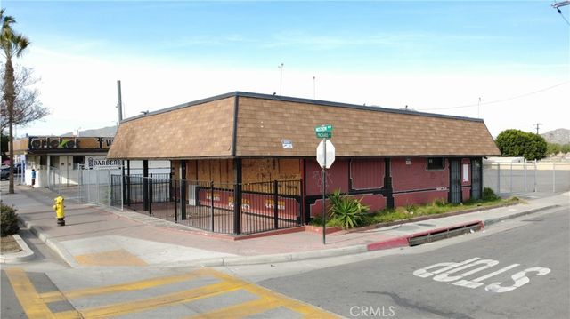 5563 Mission, Jurupa Valley