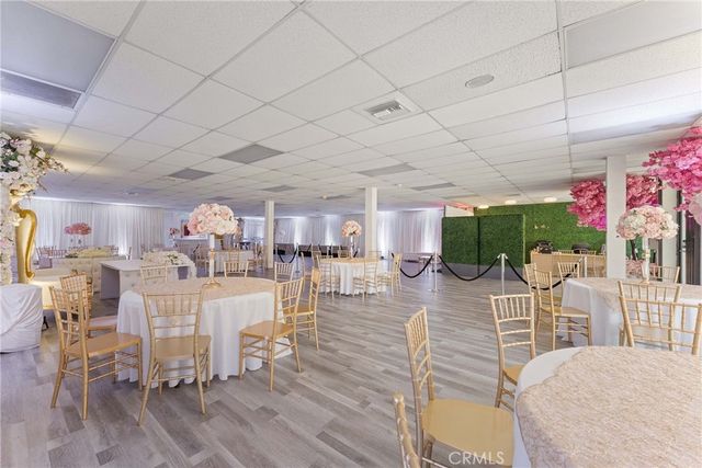 6265 Van Nuys Boulevard, Van Nuys