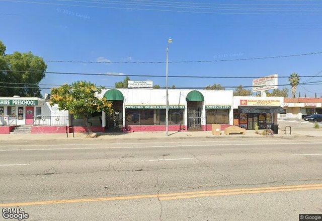 21143 W Devonshire Street, Los Angeles