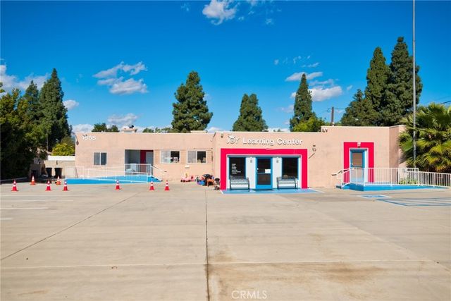 1555 W Commonwealth Avenue, Fullerton