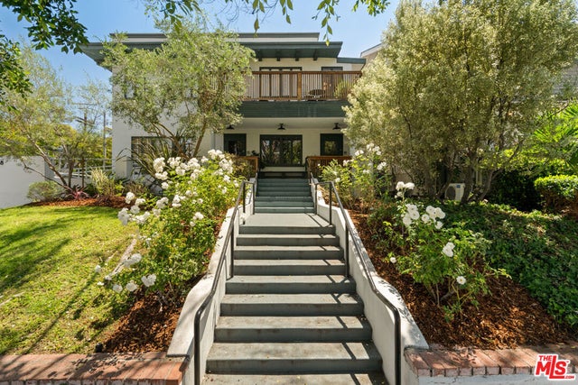 588 N Larchmont Boulevard # 2c, Los Angeles