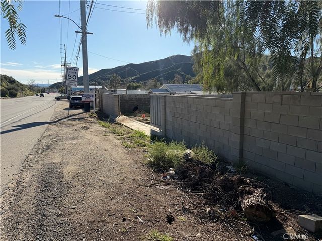 16505 Sierra Highway, Canyon Country