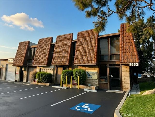 7652 Slater Avenue, Huntington Beach