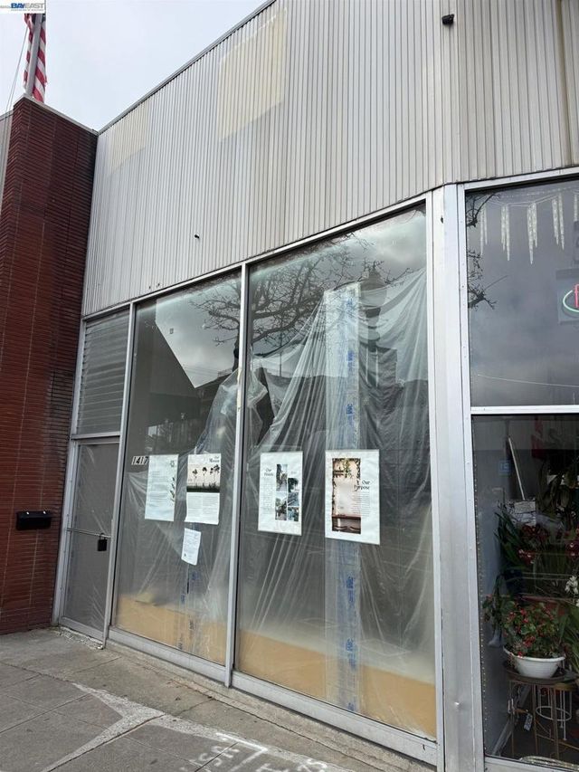 1417 Webster St, Alameda