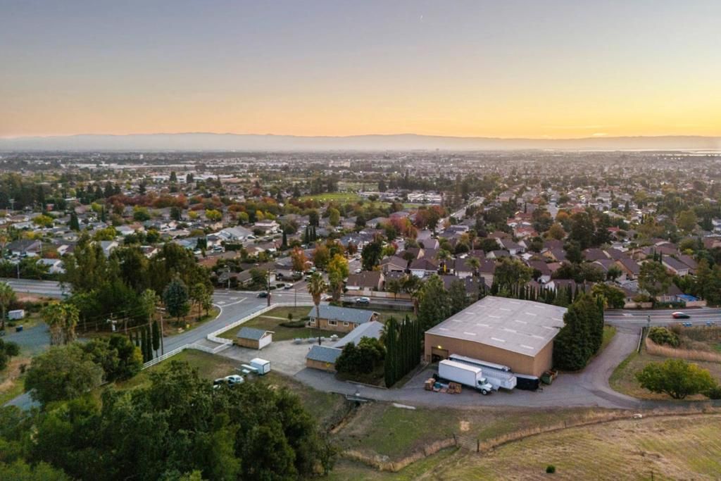 1995 Old Calaveras Road, Milpitas